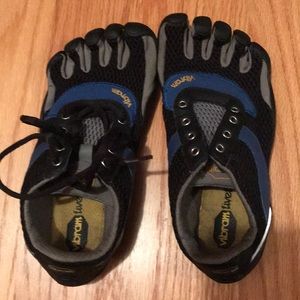 Kids vibram five fingers